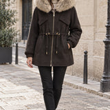 Veste à capuche bordée de fausse fourrure