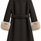 Veste ceinturée à finitions fausse fourrure