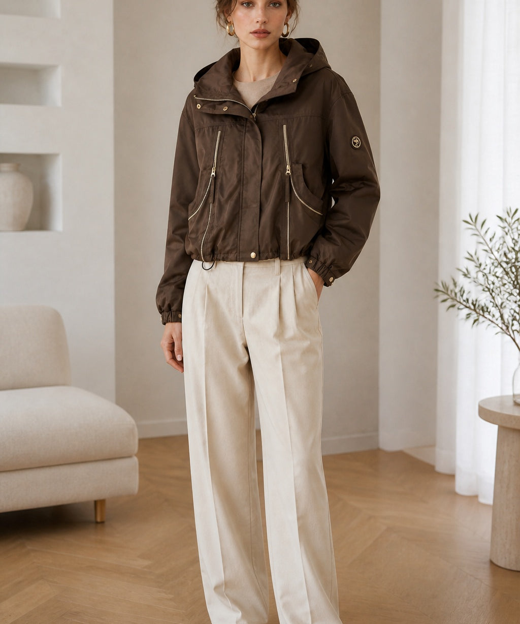 Veste courte à capuche déperlante