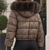 Doudounes courtes à capuche bordée de fourrure